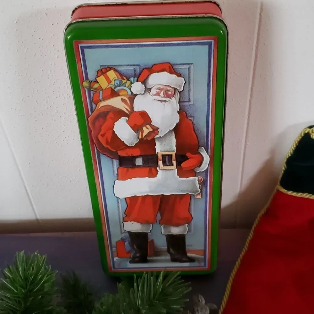 Lot of 6 Christmas Items
